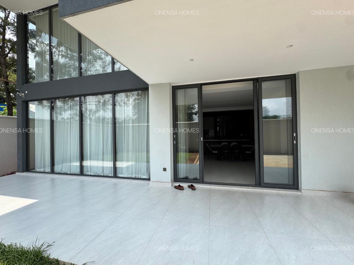 5 Bed Villa with En Suite in Lavington - 19