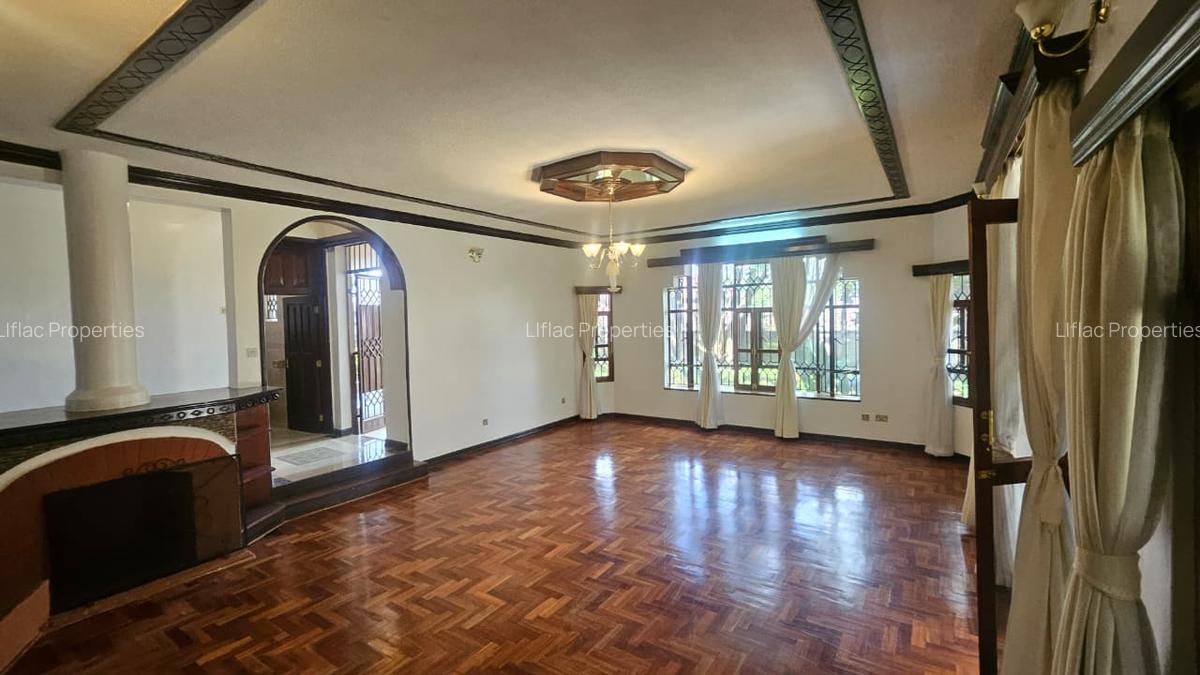 5 Bed House with En Suite in Runda - 4