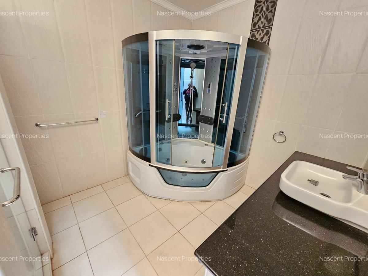 4 Bed Townhouse with En Suite in Kyuna - 7