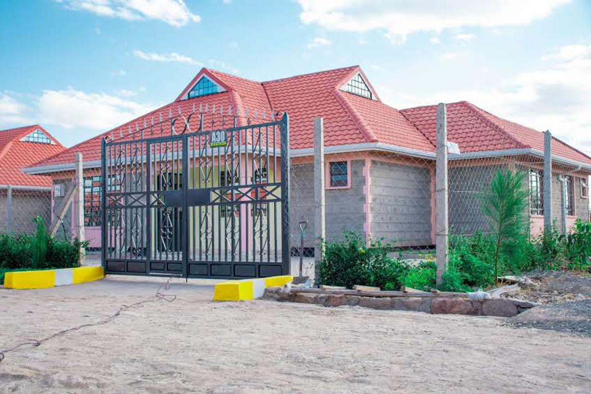 3 Bed House with En Suite at Acacia - 1