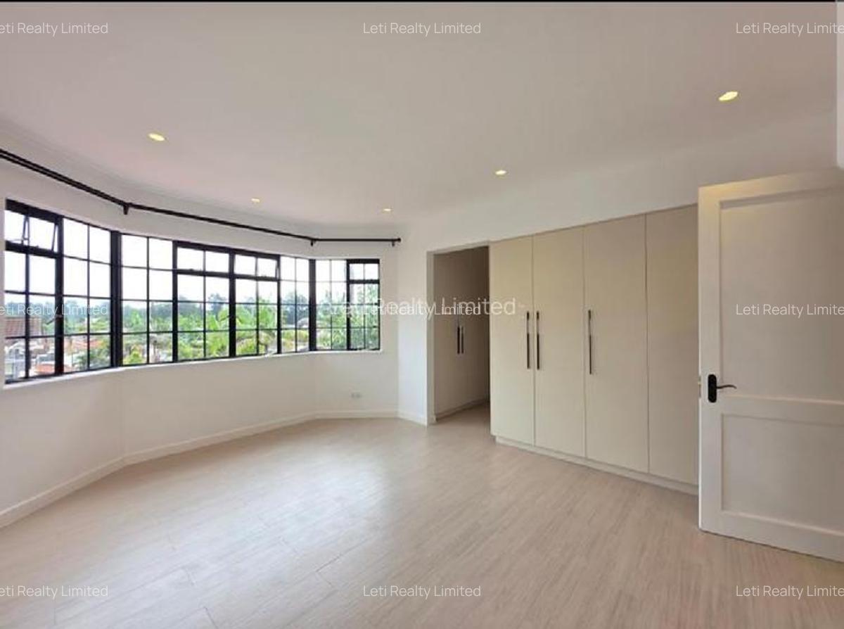 5 Bed Townhouse with En Suite in Lavington - 8
