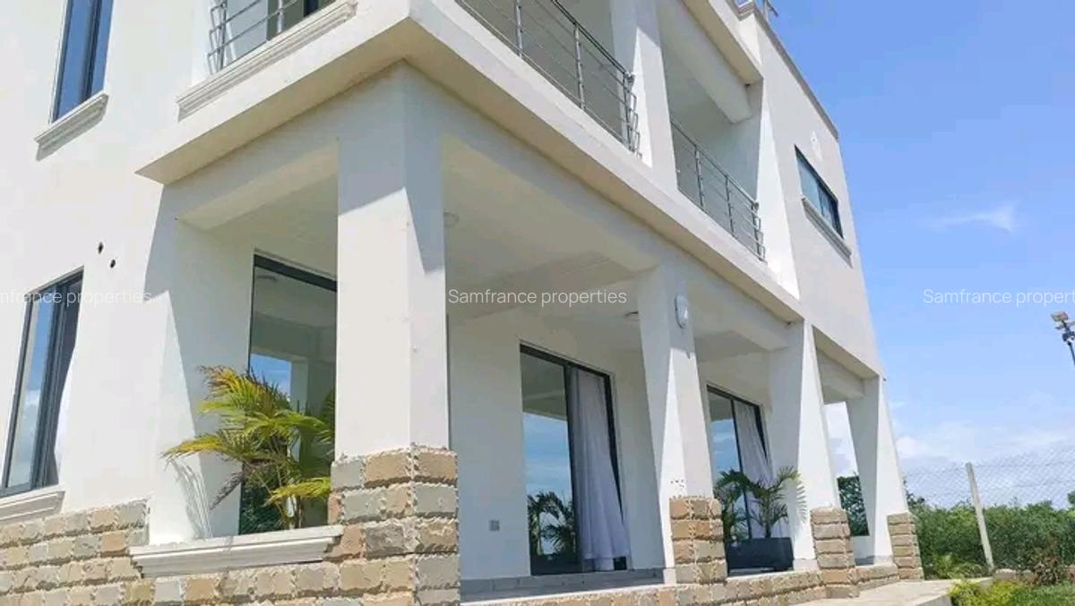 5 Bed Villa with En Suite at Marijani - 1