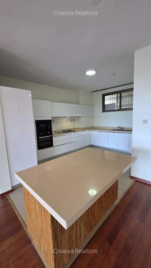 3 Bed Apartment with En Suite at 6Th Parklands - 7