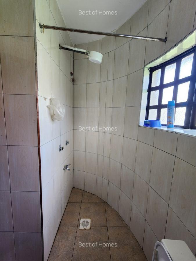 1 Bed House with En Suite in Lavington - 15
