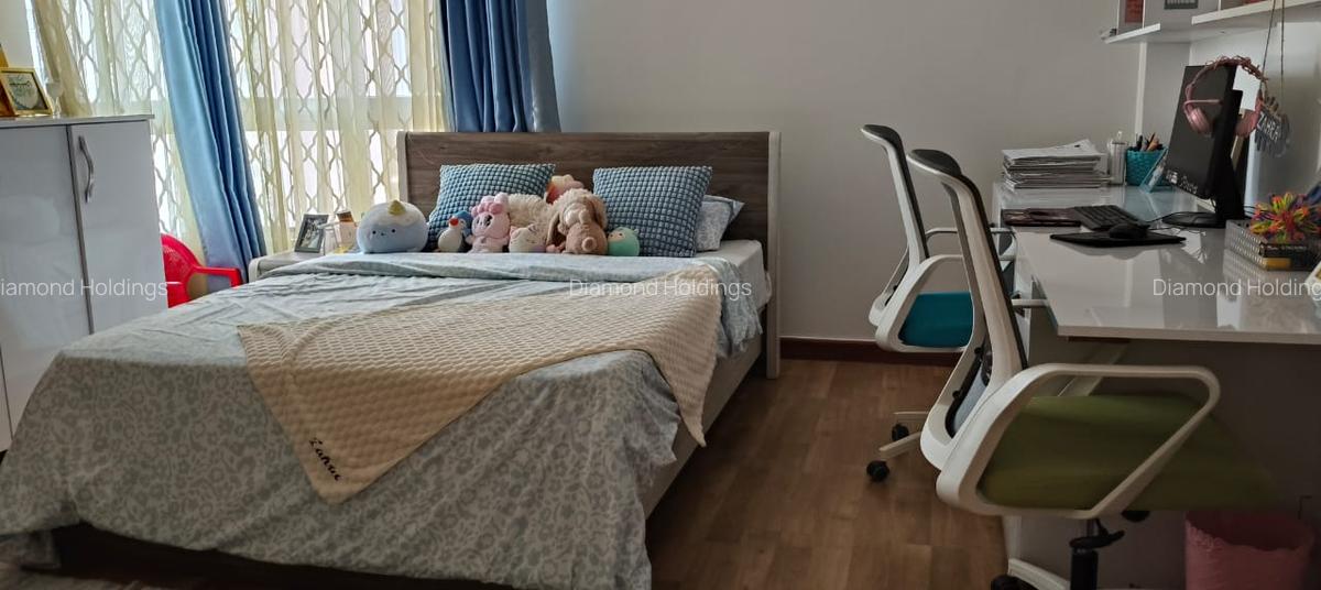 Serviced 4 Bed Apartment with En Suite at Parklands - 11