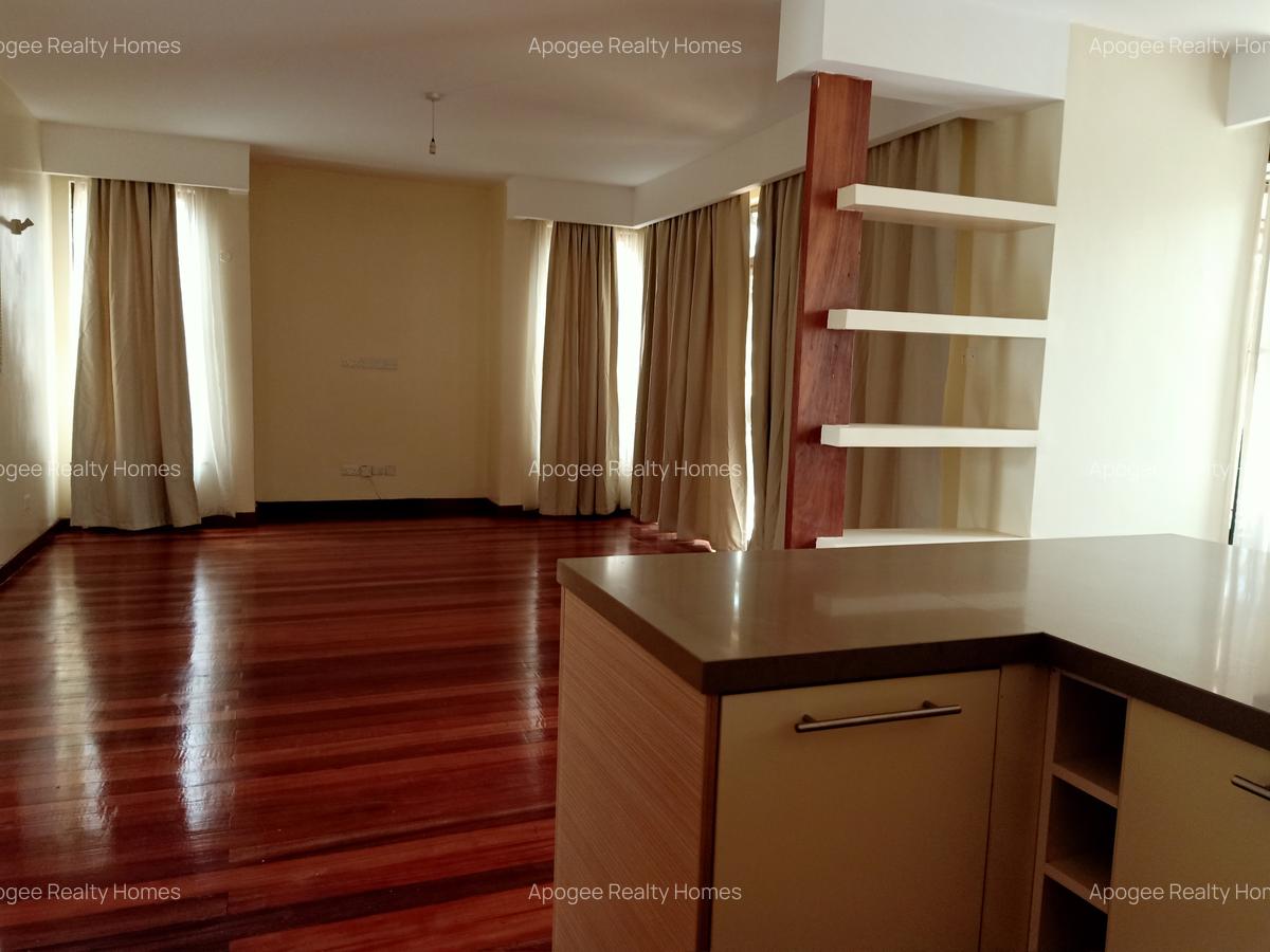 4 Bed House with En Suite at Garden Estate Road - 3