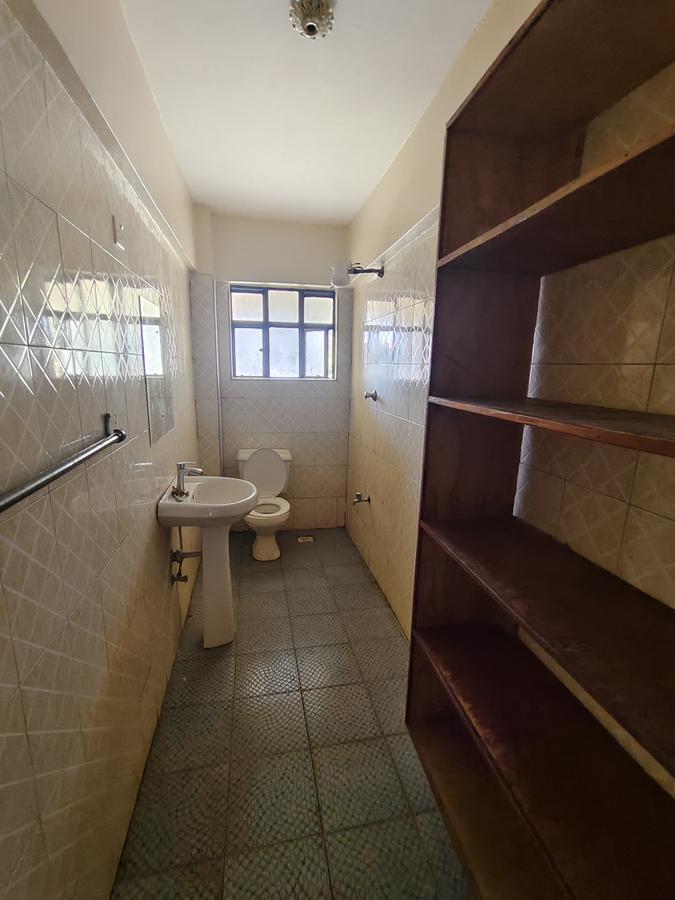 2 Bed Apartment with Parking in Kilimani - 13