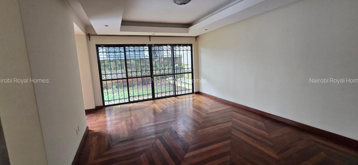 5 Bed Townhouse with En Suite at Lavington Convent Drive - 12