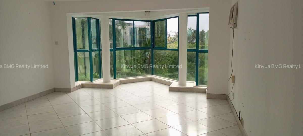 3 Bed Apartment with En Suite at 1 St Avenue - 1