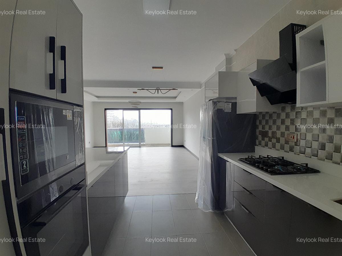 2 Bed Apartment with En Suite at Riverside Drive - 10