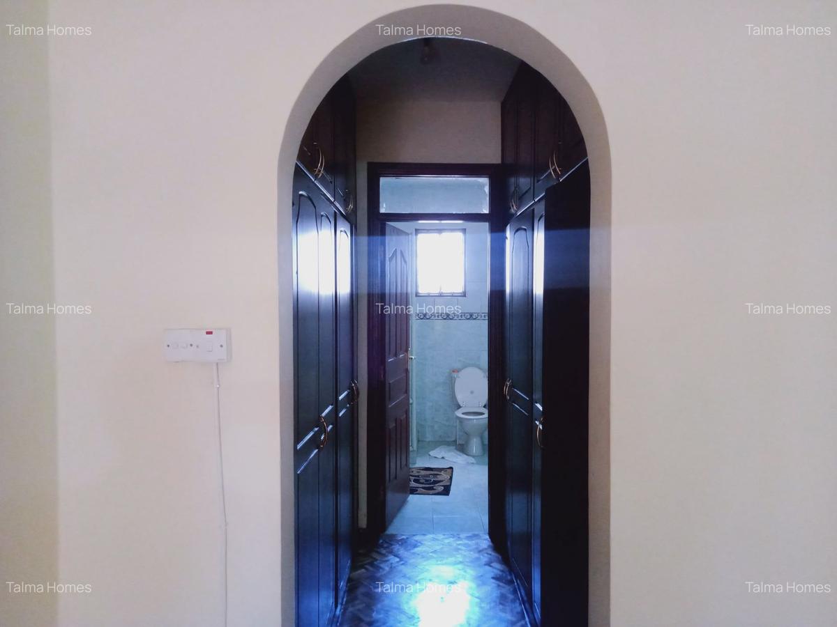 3 Bed Apartment with En Suite at Brookside Area - 7