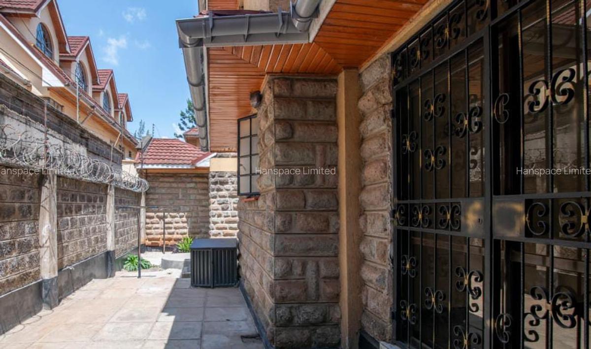 5 Bed Villa with En Suite in Lavington - 11