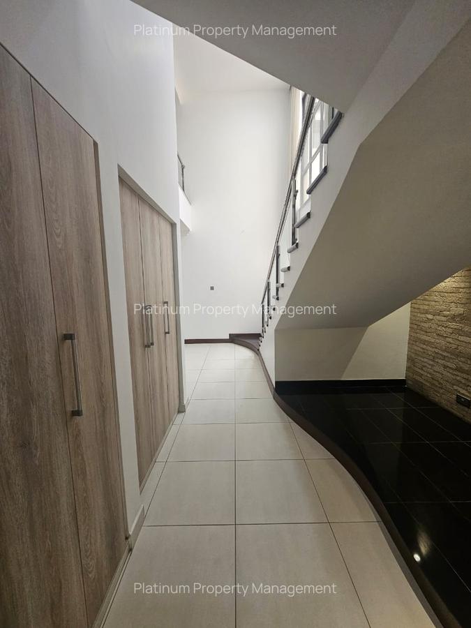 4 Bed Apartment with En Suite in Parklands - 9