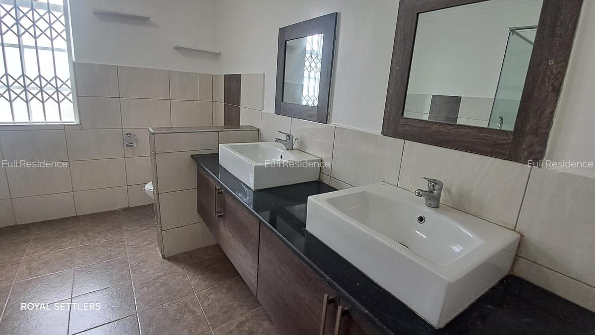 4 Bed Townhouse with En Suite at Kitisuru Ridge - 5