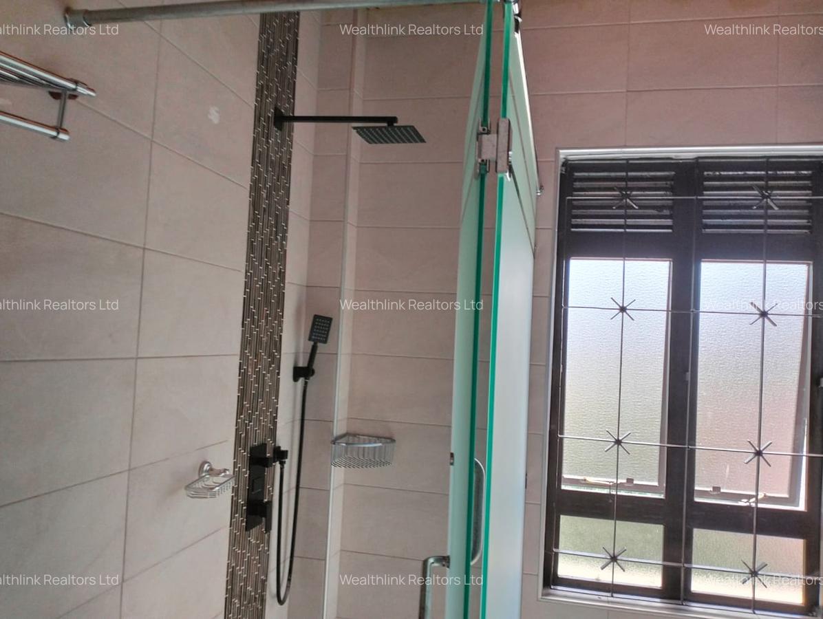 5 Bed Townhouse with En Suite at Runda - 11