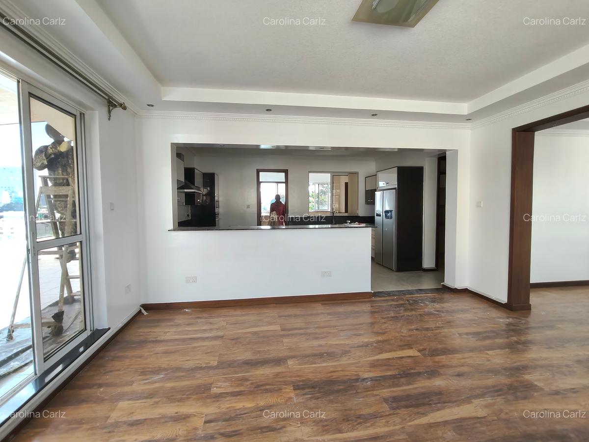 4 Bed Apartment with En Suite at Brookside Drive - 5