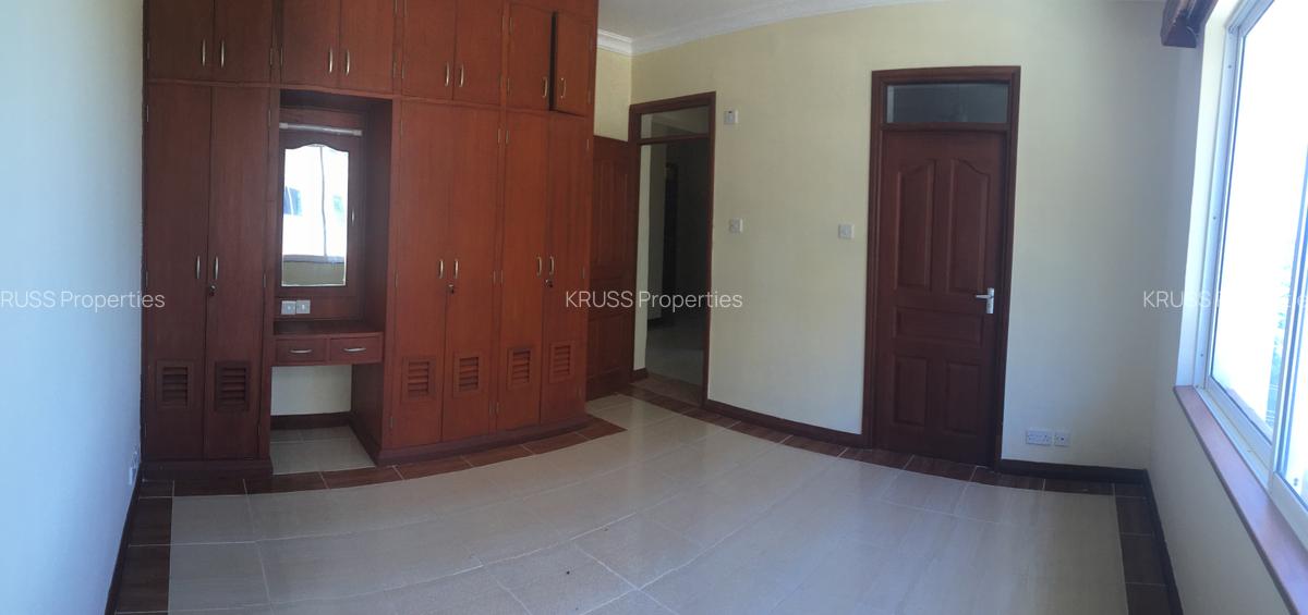 2 Bed Apartment with En Suite in Nyali Area - 17