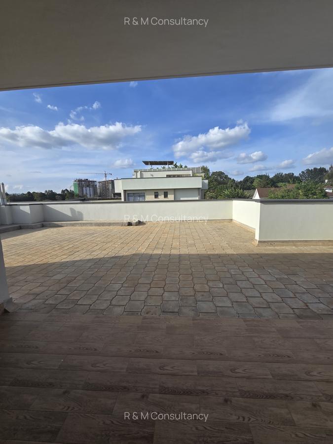 4 Bed House with En Suite at Two Rivers Mall - 17