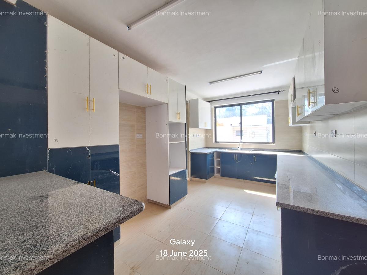 5 Bed Townhouse with En Suite at Convent Drive - 7