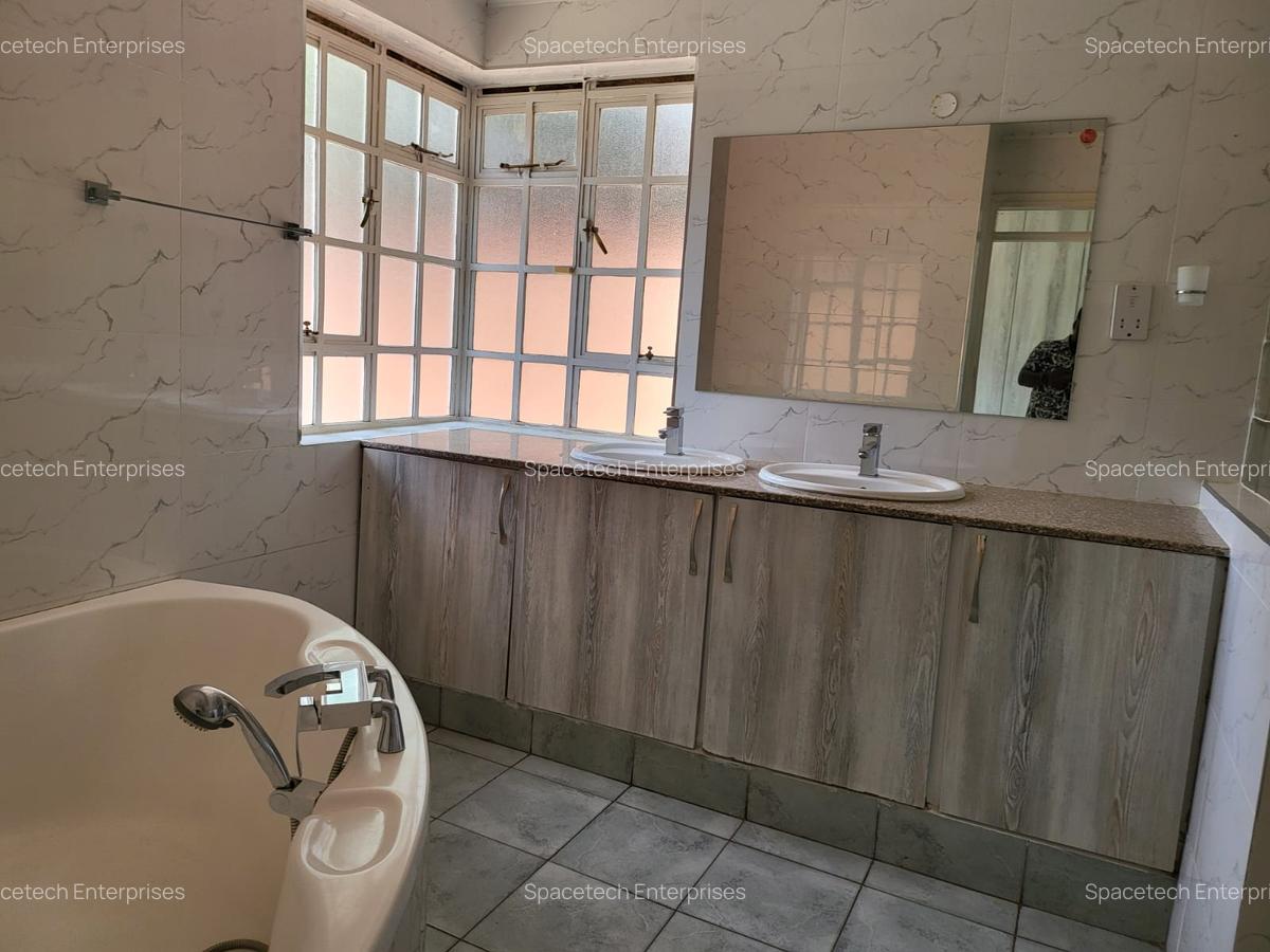 4 Bed House with En Suite in Gigiri - 12