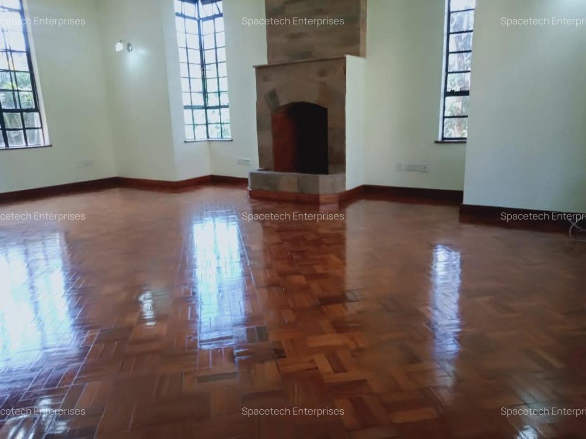 4 Bed Townhouse with En Suite in Lavington - 5