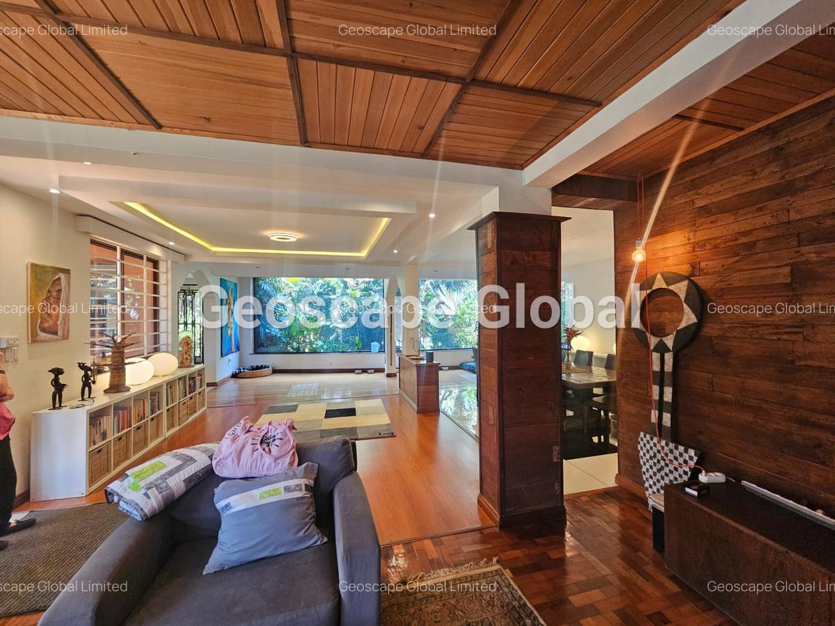 5 Bed House with En Suite in Runda - 15