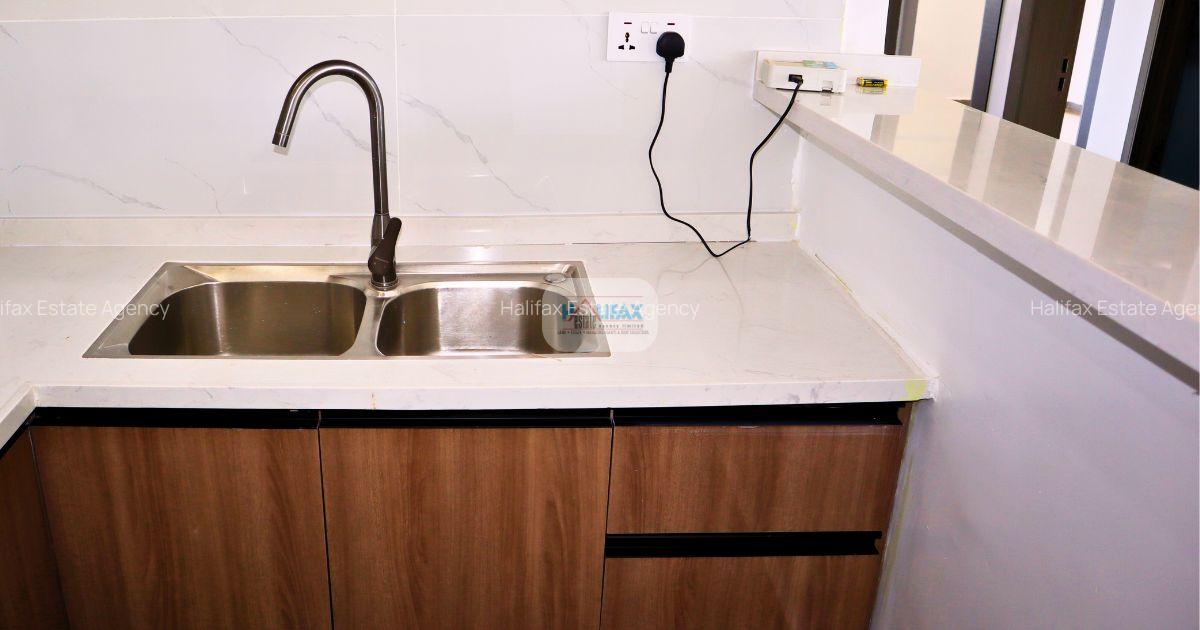 2 Bed Apartment with Gym in Riverside - 7