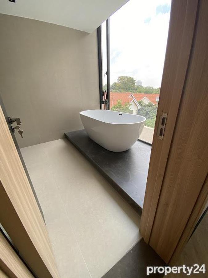 5 Bed Townhouse with En Suite in Lavington - 8