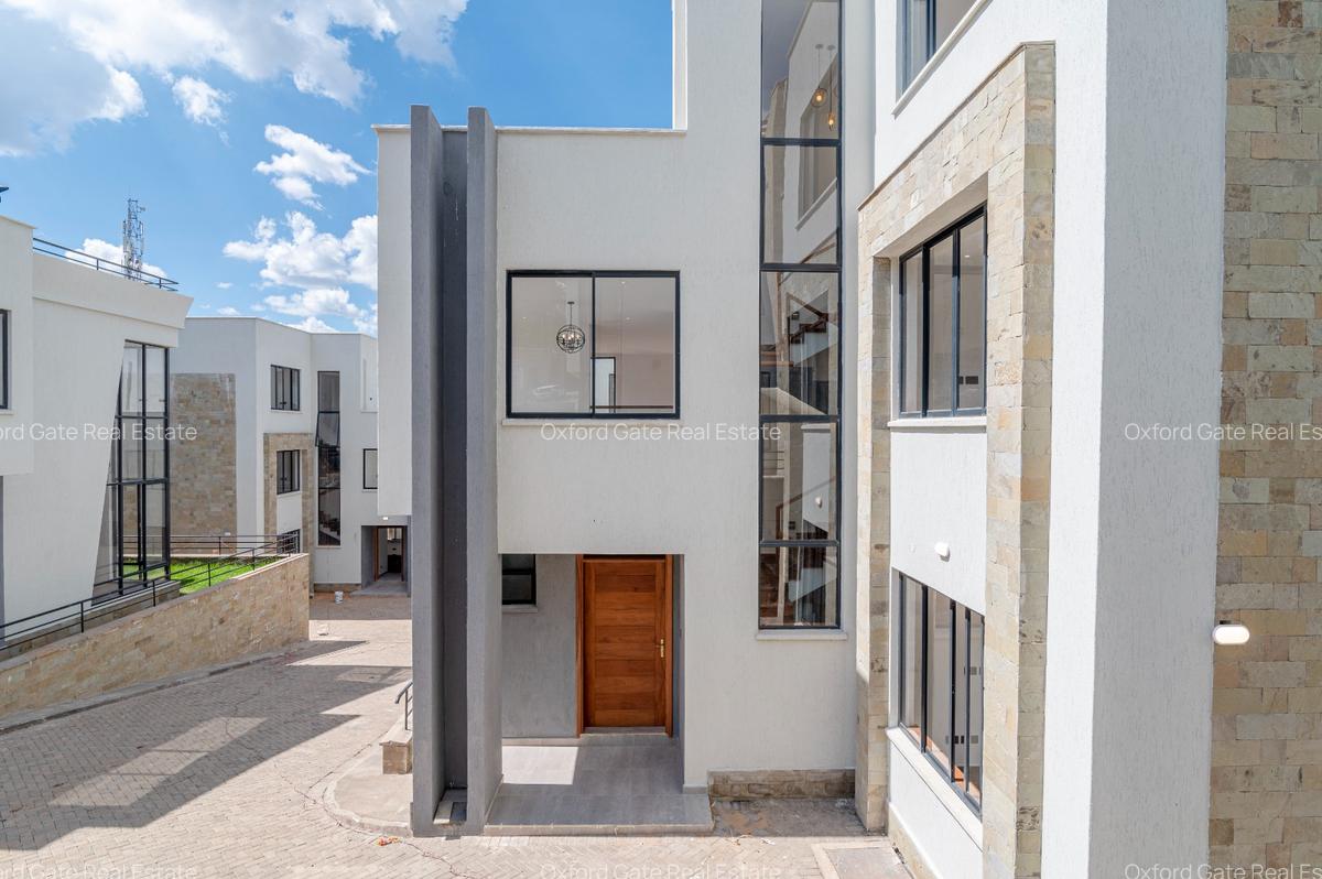 5 Bed Townhouse with En Suite in Lavington - 2