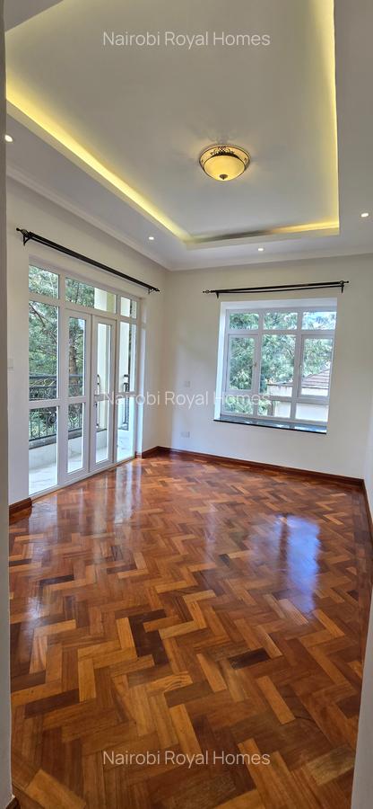 5 Bed Townhouse with En Suite at Lavington Green - 7