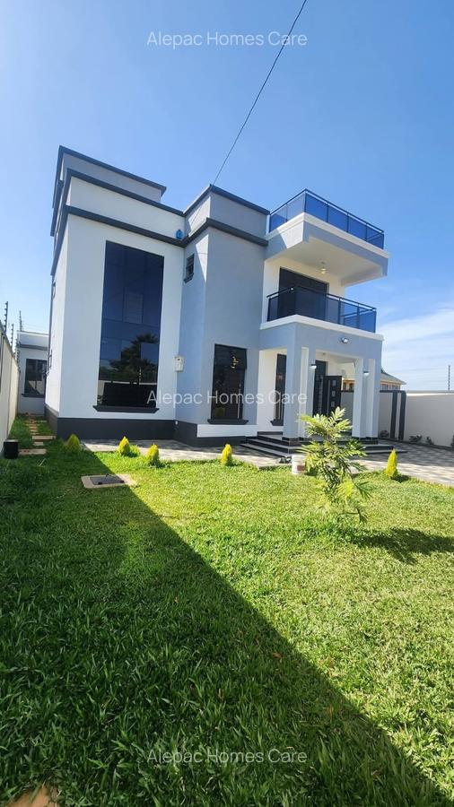 4 Bed House with En Suite at Kamakis - 15