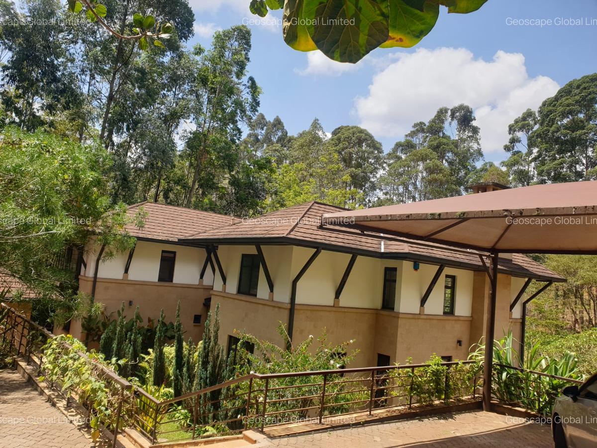 5 Bed Villa with En Suite in Rosslyn - 4