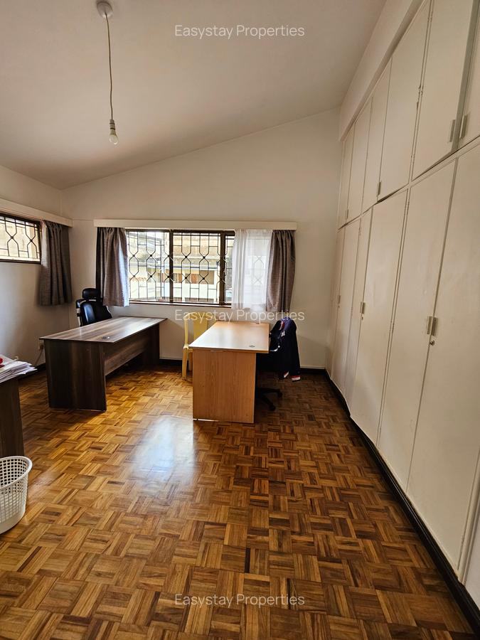 5 Bed House with En Suite in Westlands Area - 10