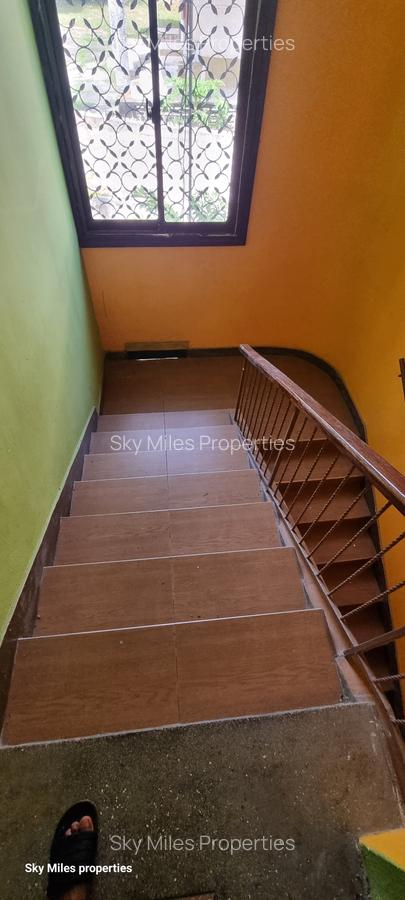 4 Bed House with En Suite at Portreitz - 11