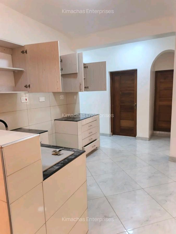 3 Bed Apartment with En Suite at Off Links Road - 8