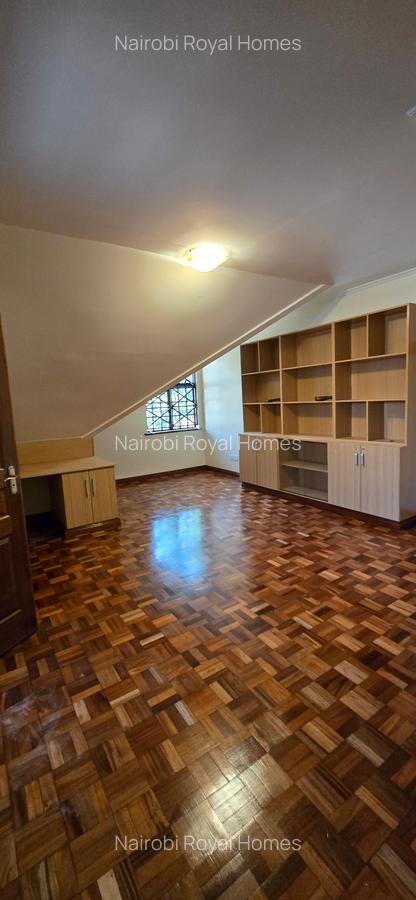 5 Bed Townhouse with En Suite at Lavington Green - 5