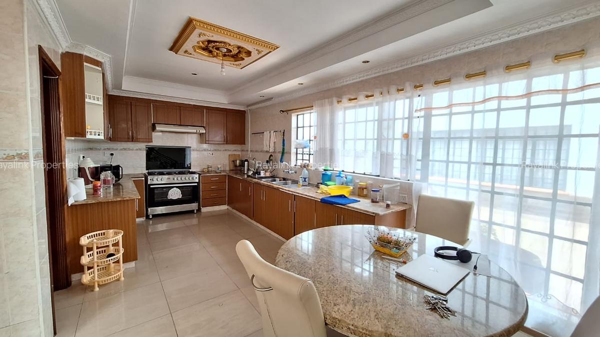 4 Bed Townhouse with En Suite at Kyuna - 9