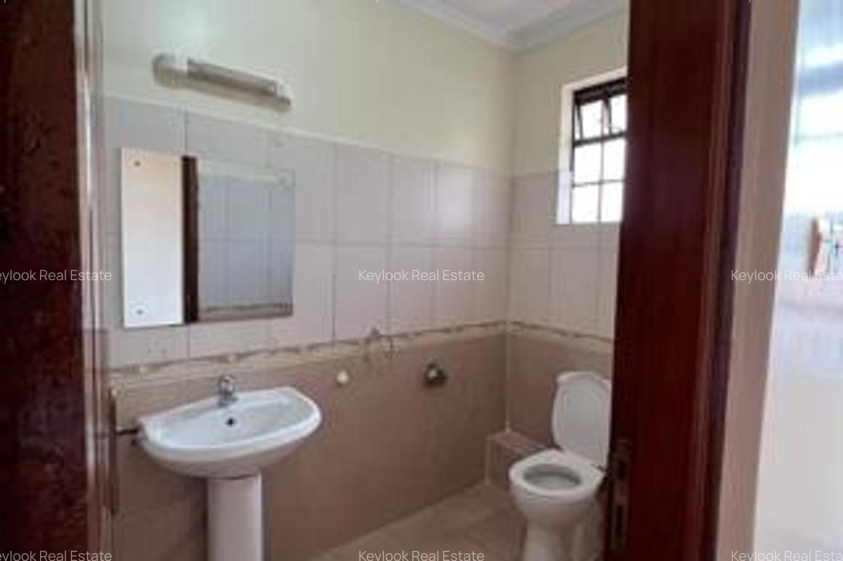 5 Bed Townhouse with En Suite at Lavington Green - 14