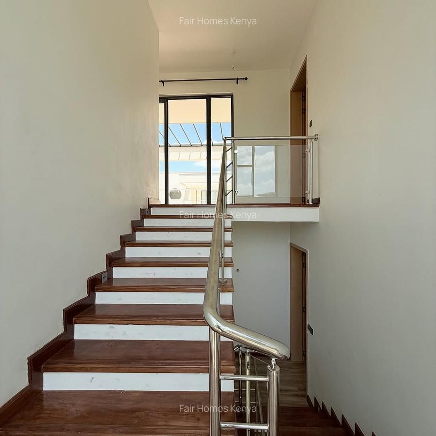 6 Bed Townhouse with En Suite at Lavington Green - 9