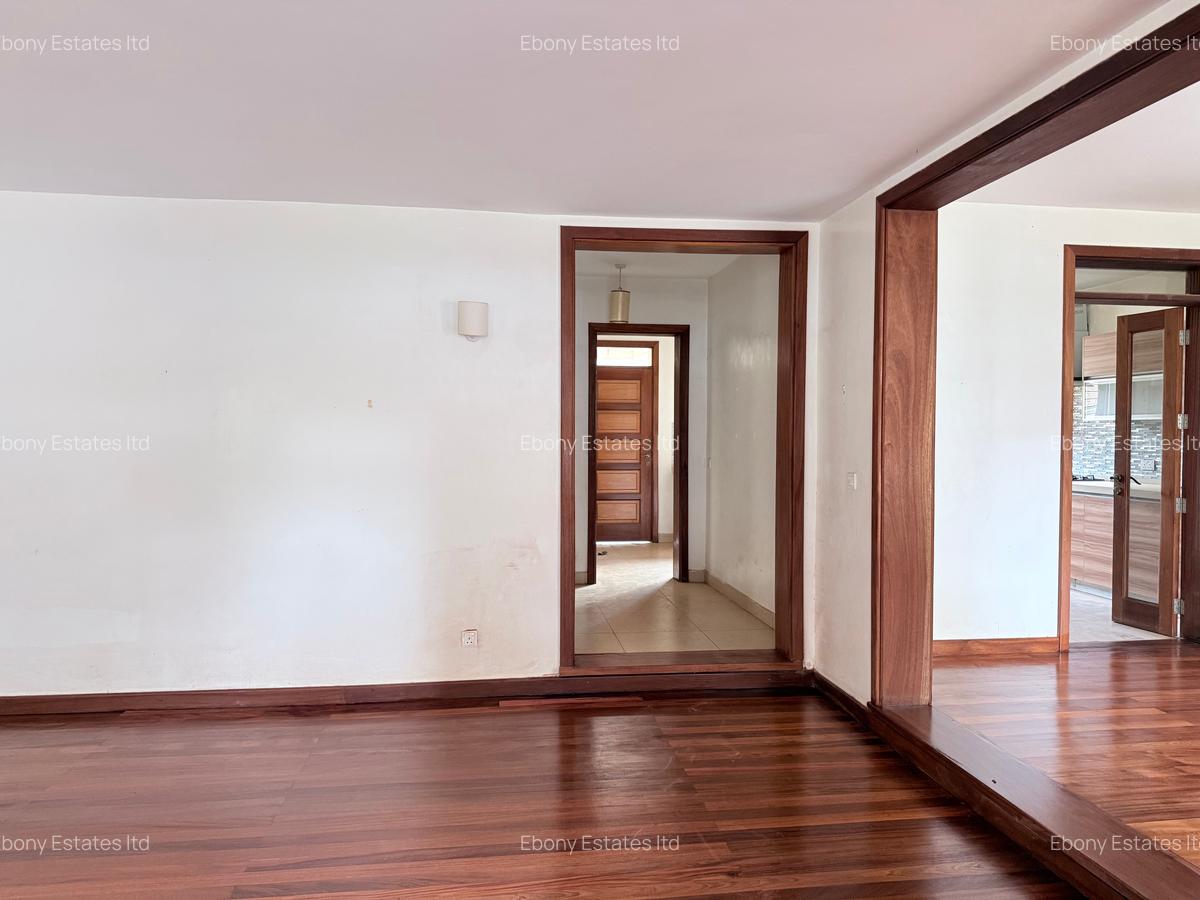 5 Bed Townhouse with En Suite in Lavington - 16