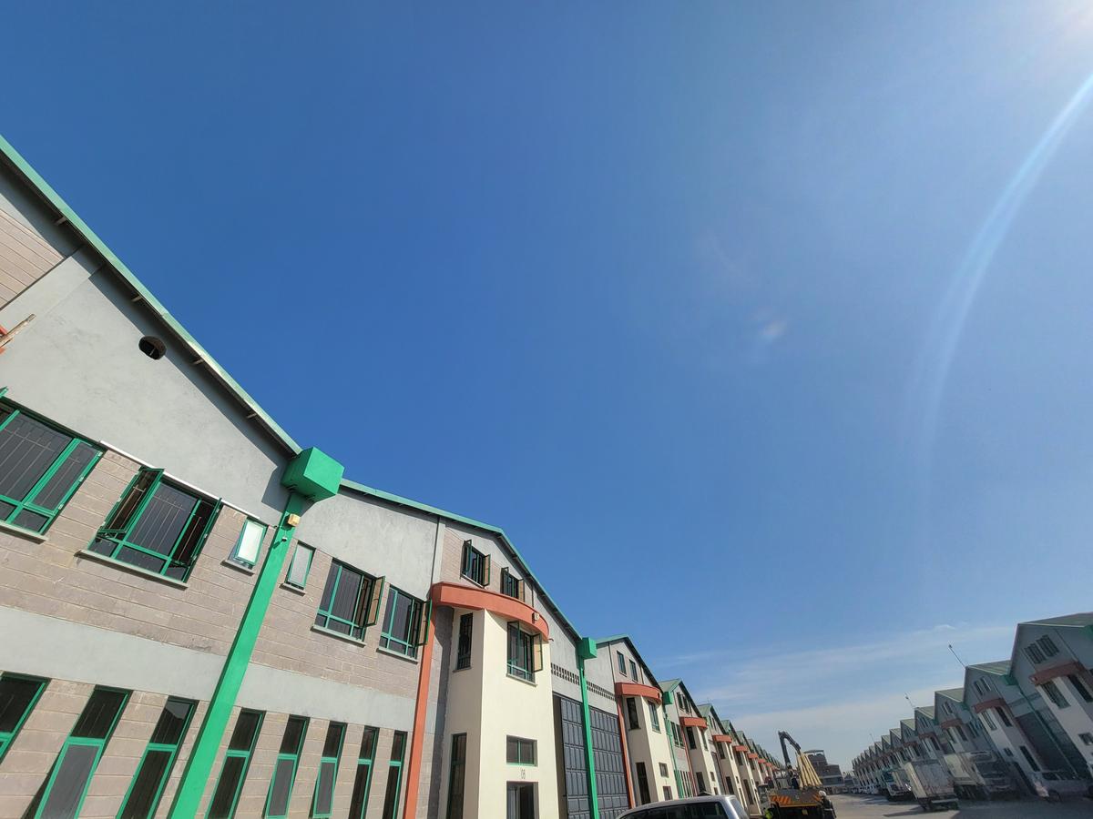 11,300 ft² warehouse with service charge included in syokimau