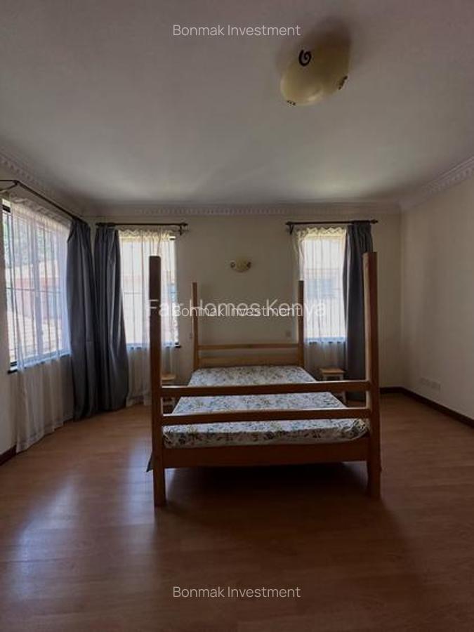 4 Bed Townhouse with En Suite at Convent Drive - 12