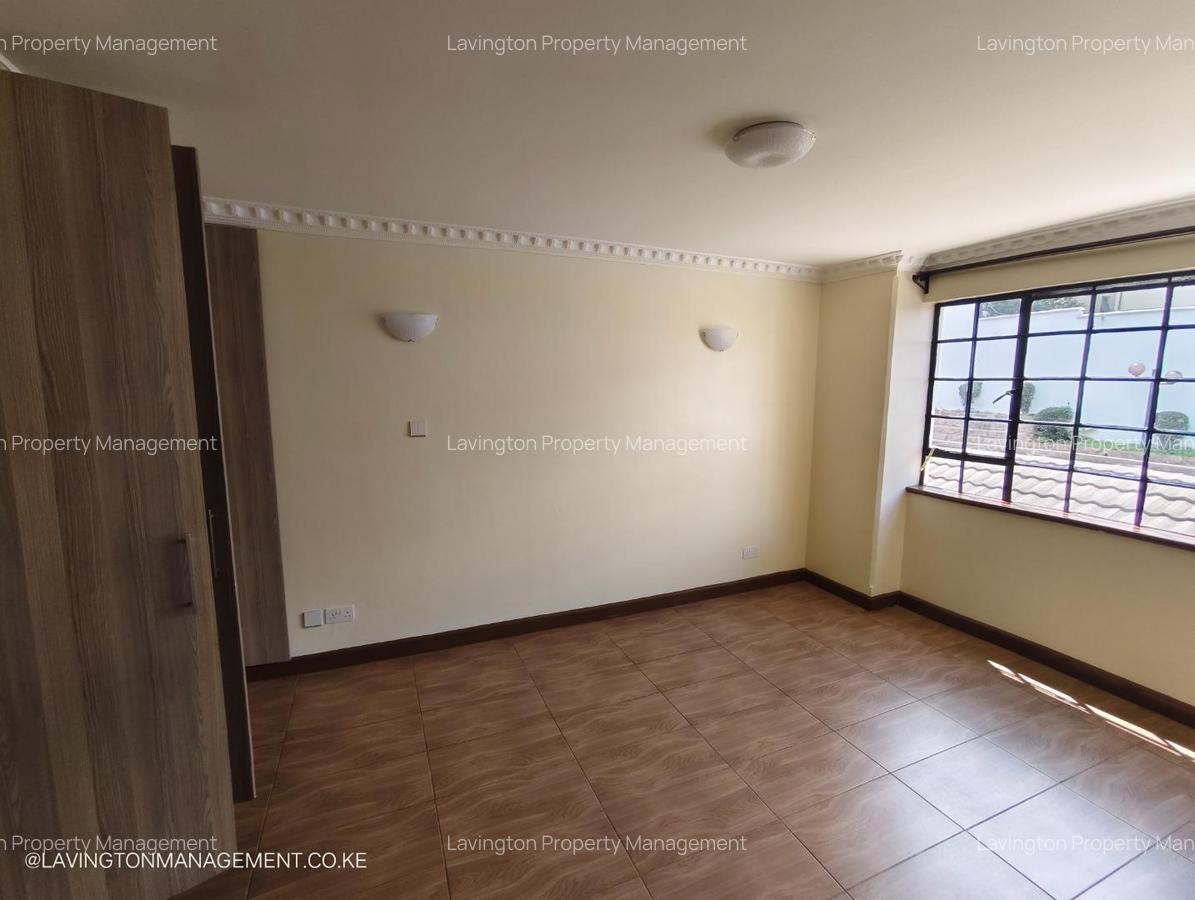 5 Bed Townhouse with En Suite at Lavington Green - 10