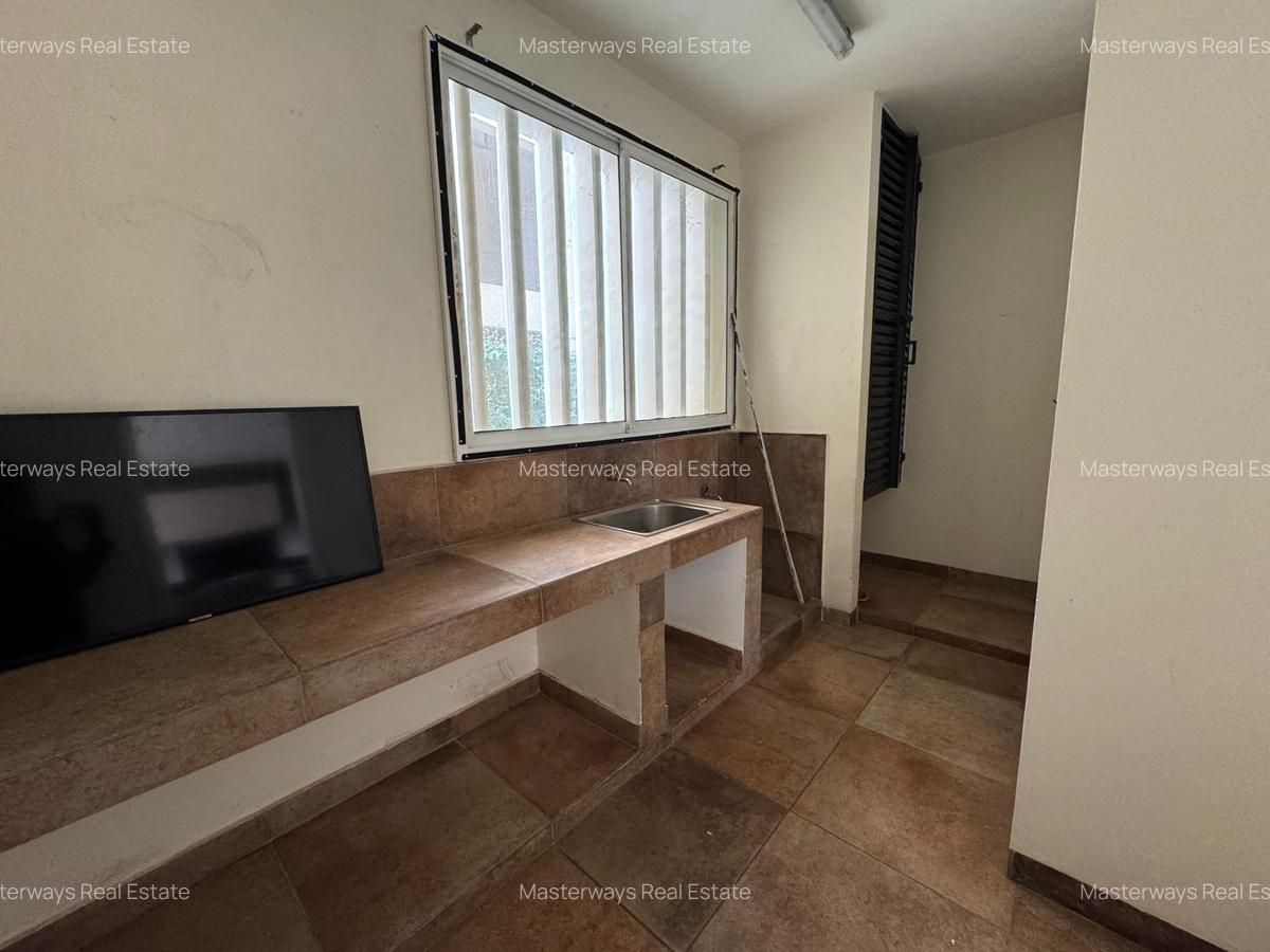 Serviced 3 Bed Apartment with En Suite in Riverside - 3