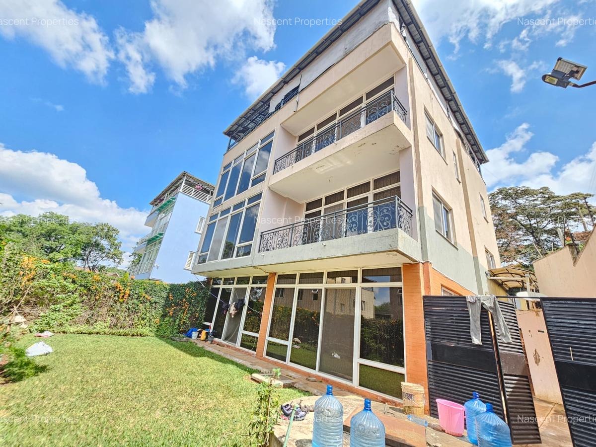 5 Bed Townhouse with En Suite in Lavington - 1