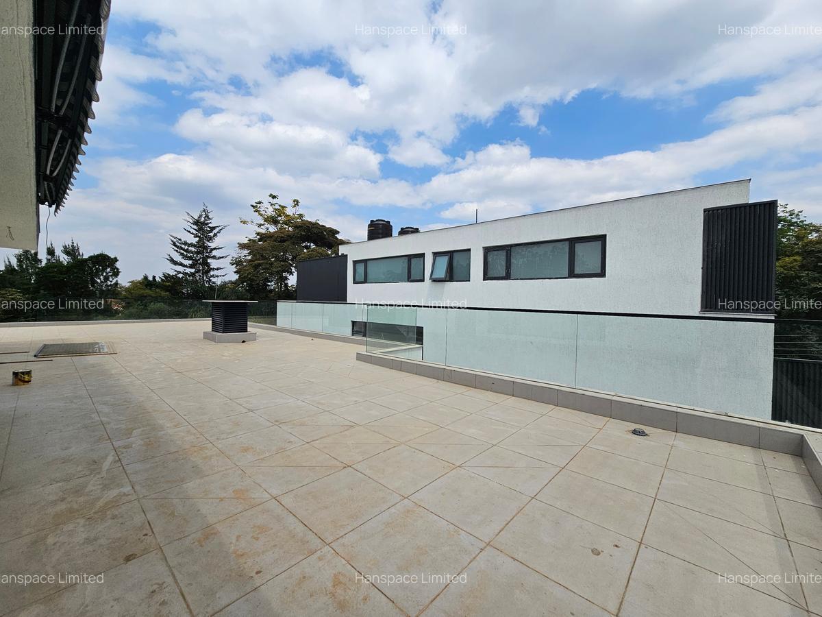 5 Bed Villa with En Suite in Lavington - 8