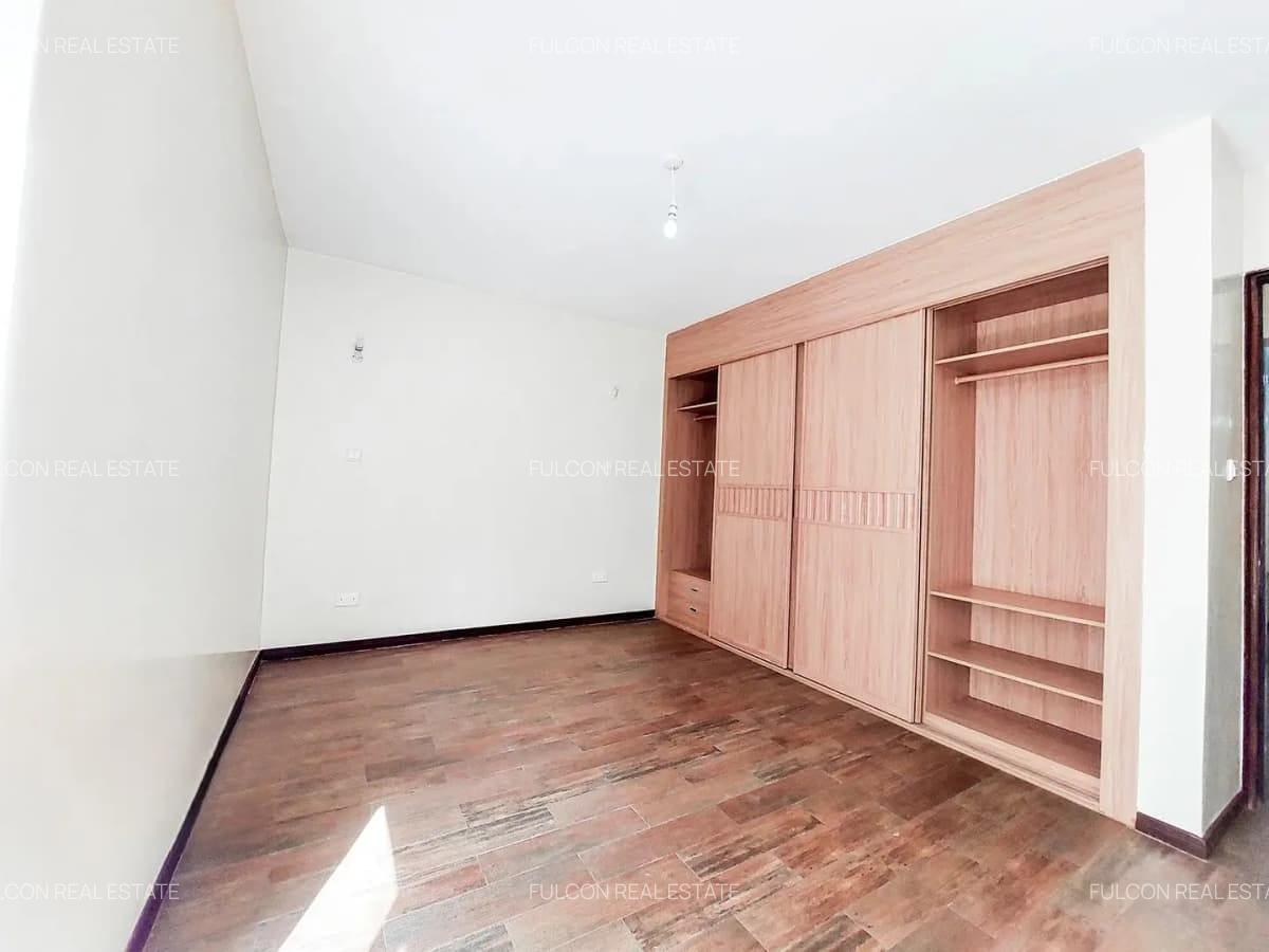 4 Bed Apartment with En Suite in General Mathenge - 16