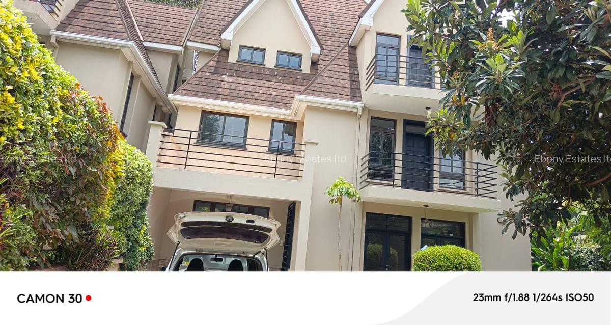 6 Bed Townhouse with En Suite in Lavington - 10