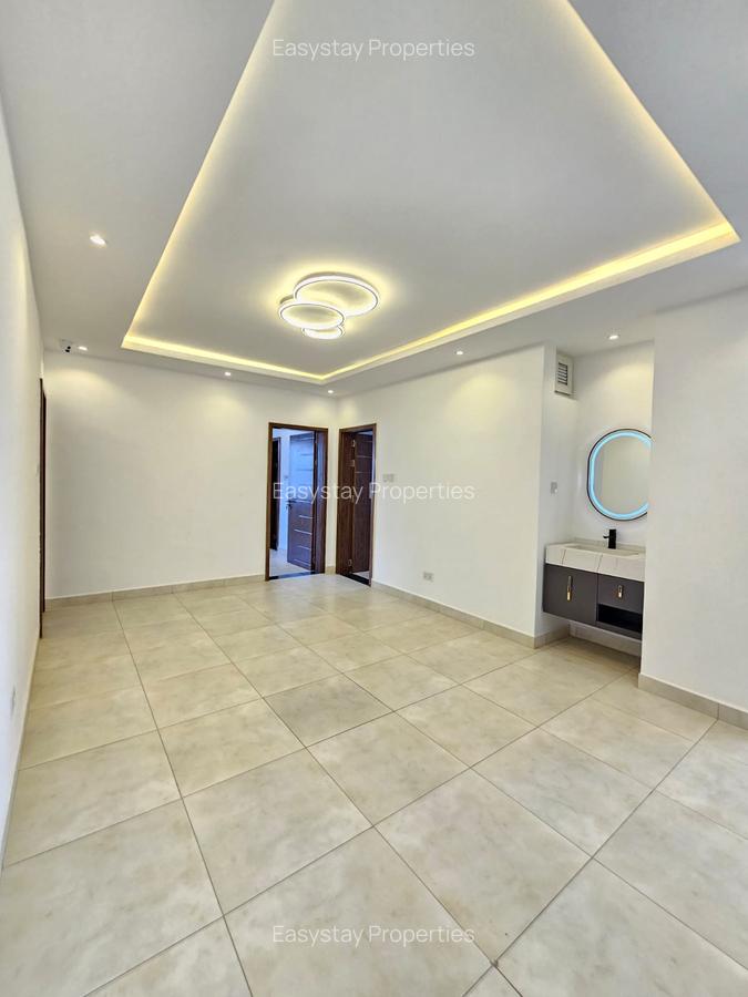 3 Bed Apartment with En Suite in Parklands - 17