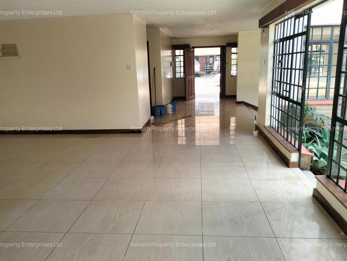 5 Bed Townhouse with En Suite in Westlands Area - 15